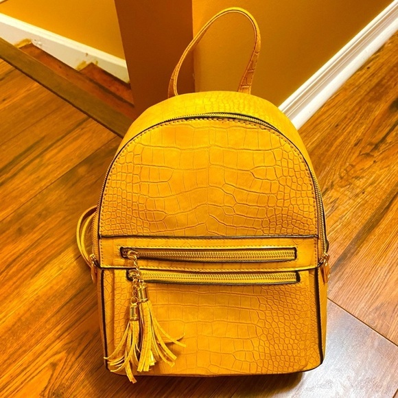 Handbags - Brand New Beautiful Yellow Mustard Color‎ bag, for office or school. Never Used!